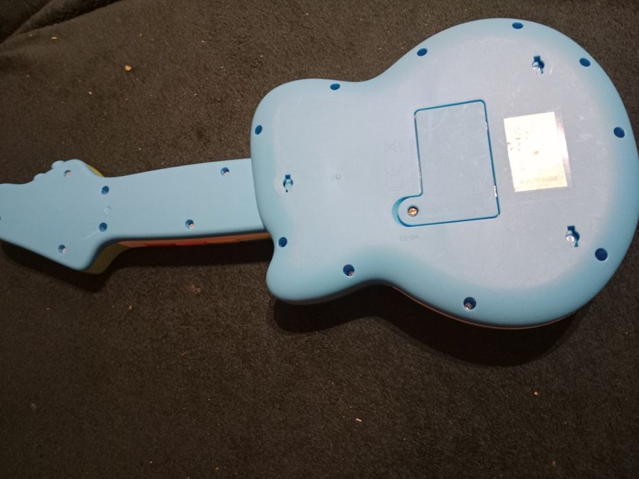 Gitara z dźwiękiem