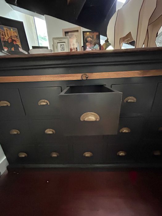 Móvel de trabalho com 15 gavetas – Maisons du Monde – Preto e madeira