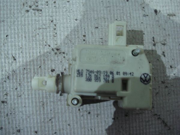 Motor Bloqueio Central do Fecho da Mala VOLKSWAGEN Golf IV (1J1)