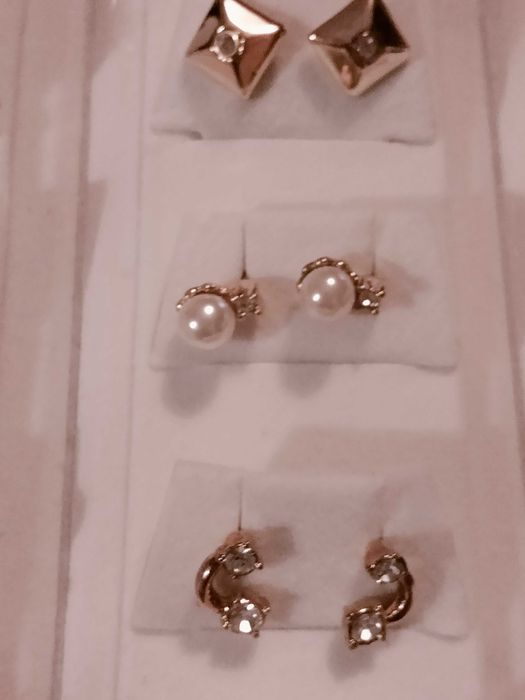 Conjunto de 9 brincos Pierre Carfen