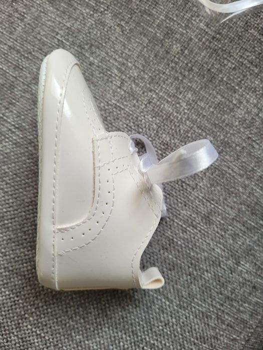 Buciki do chrztu białe nowe