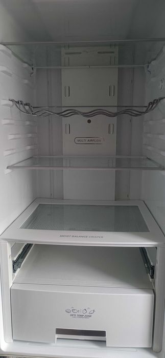 холодильник LG GB7143A2HZ полки шухляди холодильник LG GB7143A2HZ