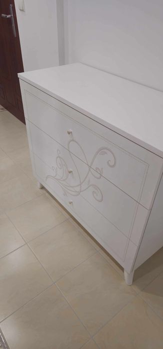 Komoda Piekna niebanalna