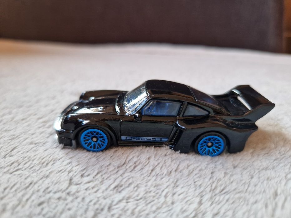 Resorak / auto HOT WHEELS Porsche 934.5