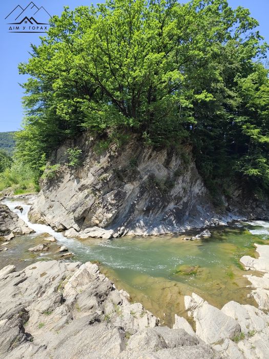 Продаж земельної ділянки в самому центрі села Шешори! Неподалік річка
