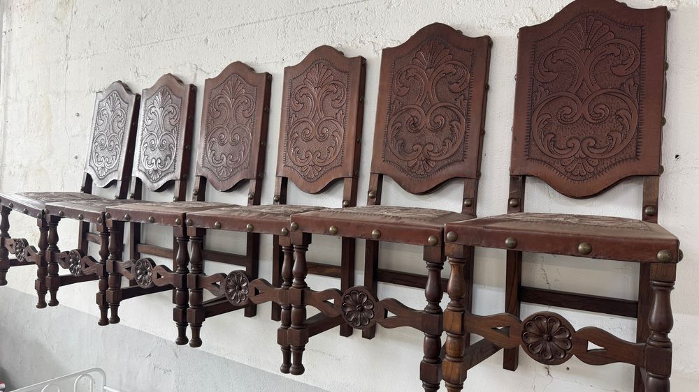 Conjunto de 5 cadeiras em couro lavrado