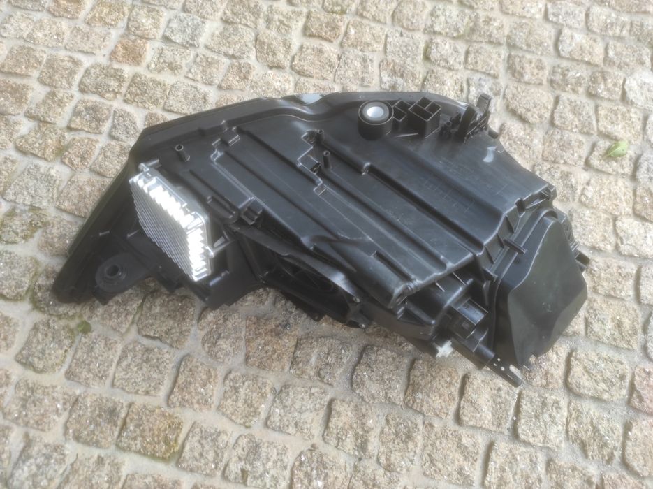 Farol ótica esquerdo Audi A6 Full Led