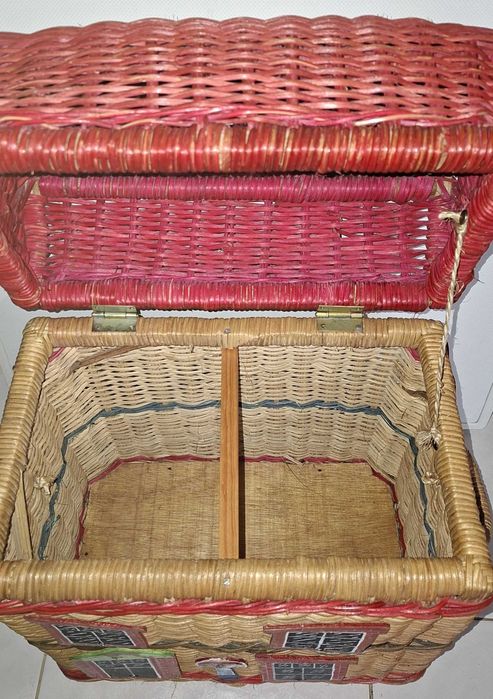 Cesto / Casa para brinquedos, em verga, vintage