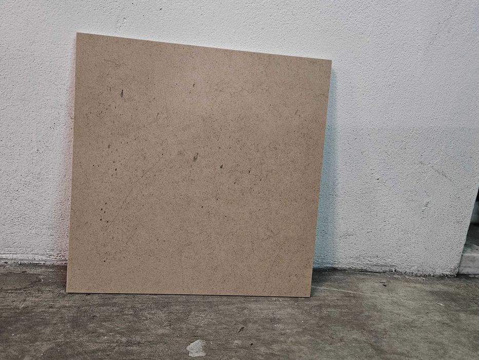 Vendo pavimento MARGRES beje novo 45×45
