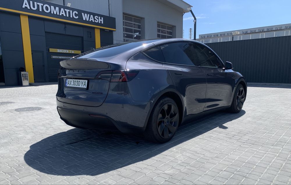 Tesla Model Y Long Range AWD | Dual Motor | 2021/2022