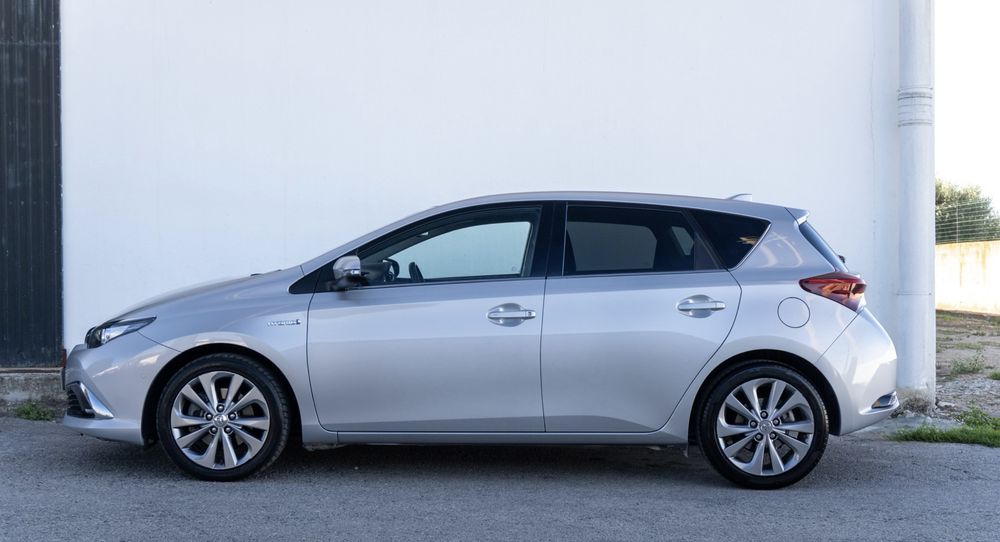 Toyota Auris 1.8 HSD Exclusive Hybrid (Financiamento disponível)