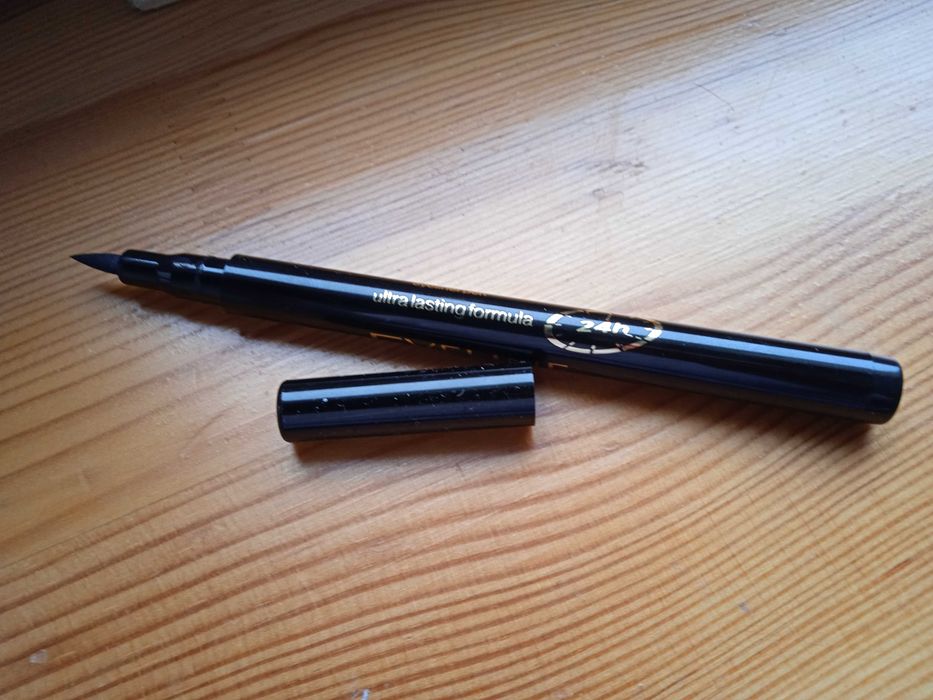 Kredka, eyeliner czarna ultra lasting eveline 24h
