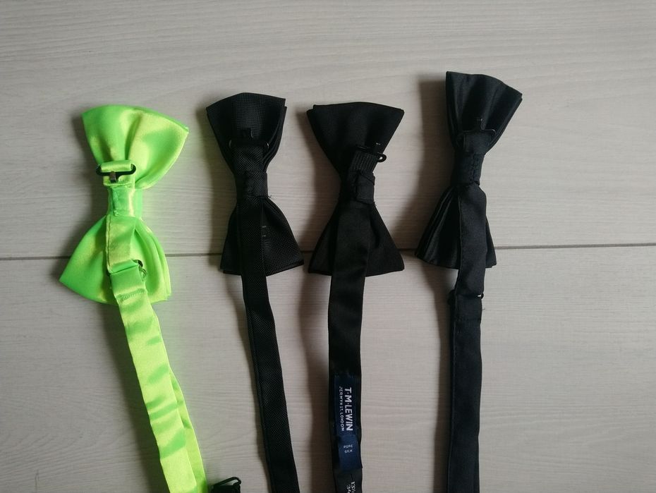 Бабочка метелик чорний і салатовий