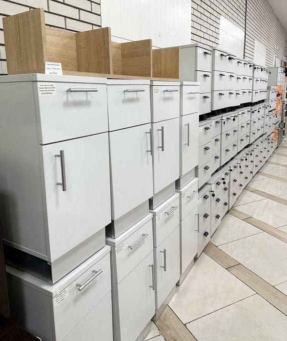 столи для кафе на металевих опорах лофт