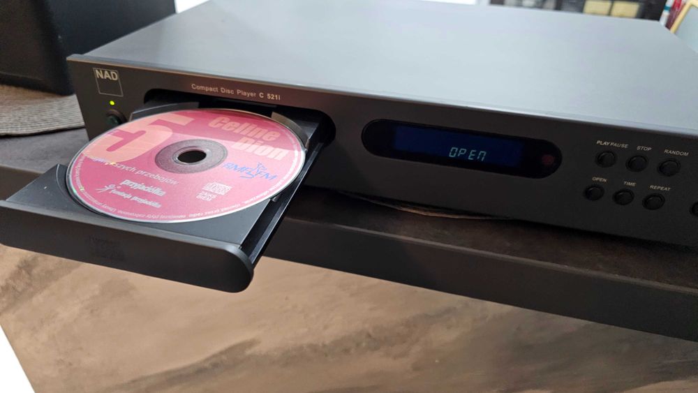 NAD C-521i CD player