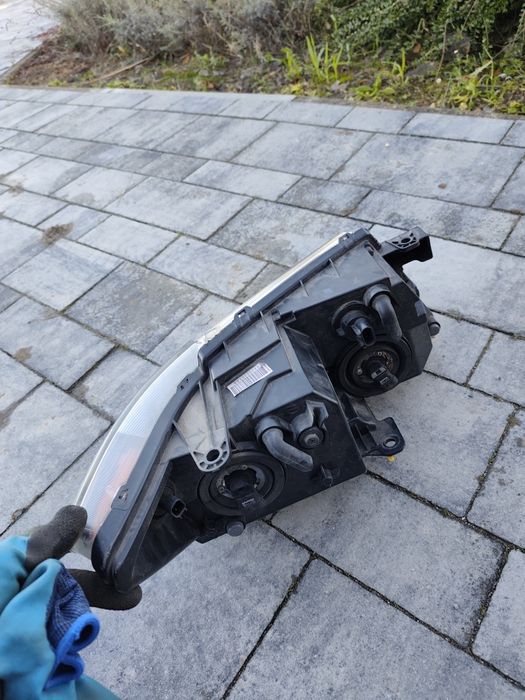 Lampa przednia lewa Dodge journey