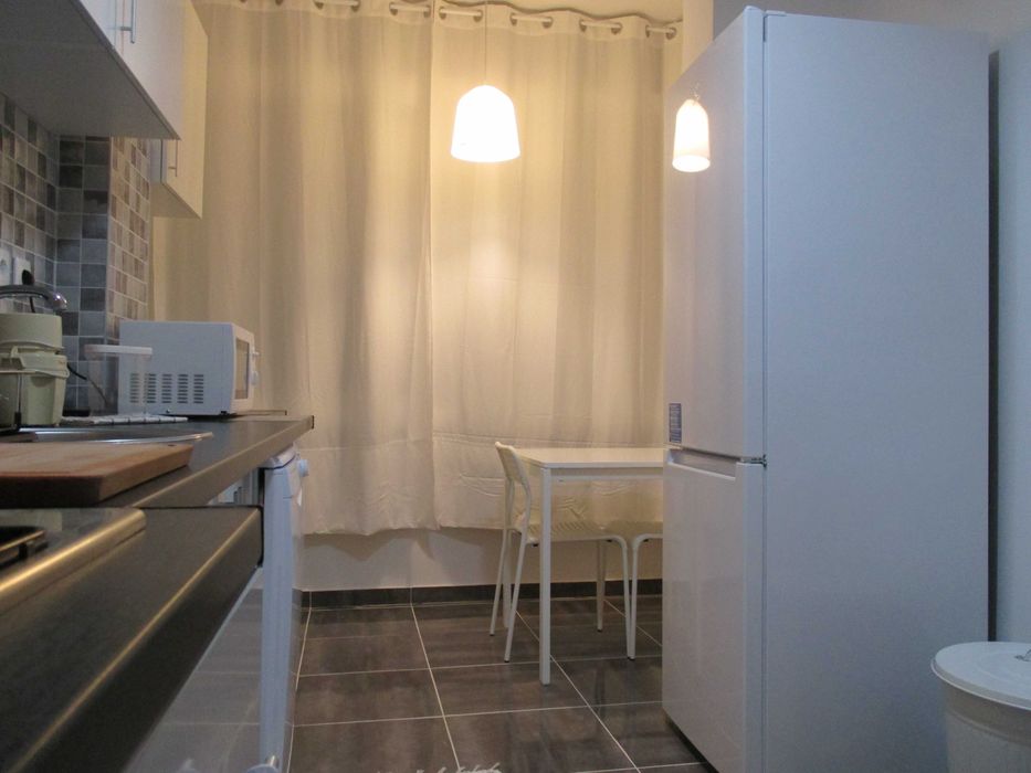 Quarto Duplex com Sala e WC Privativo (Metro Linha Azul)
