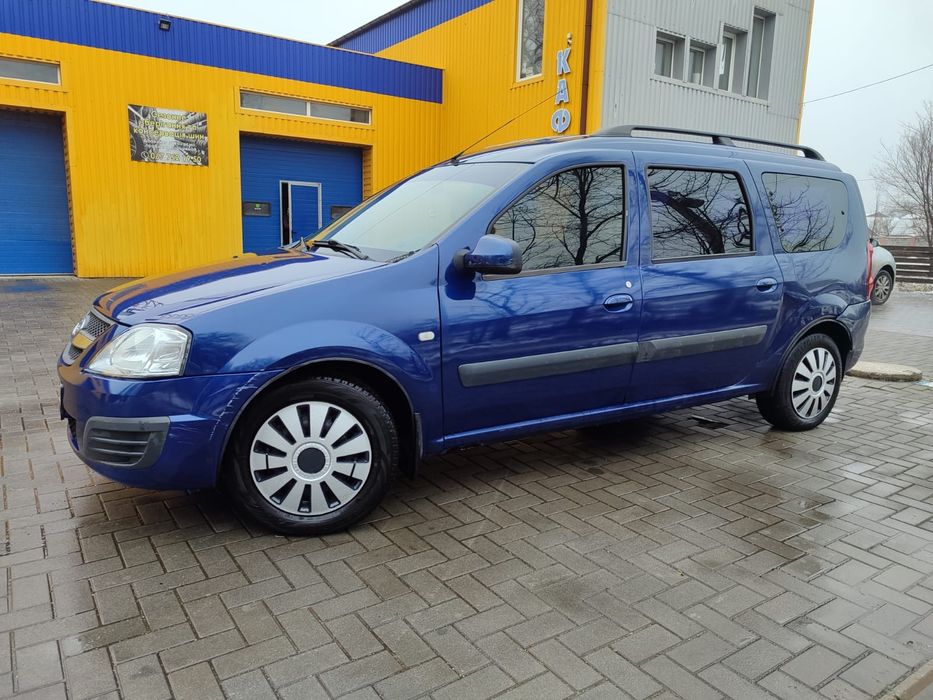 Продам Lada Largus 2015 , 7- мест. Газ/ Бензин