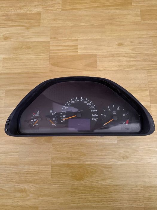 Щиток приладів w210 e320 e270 e240 e200 стенд