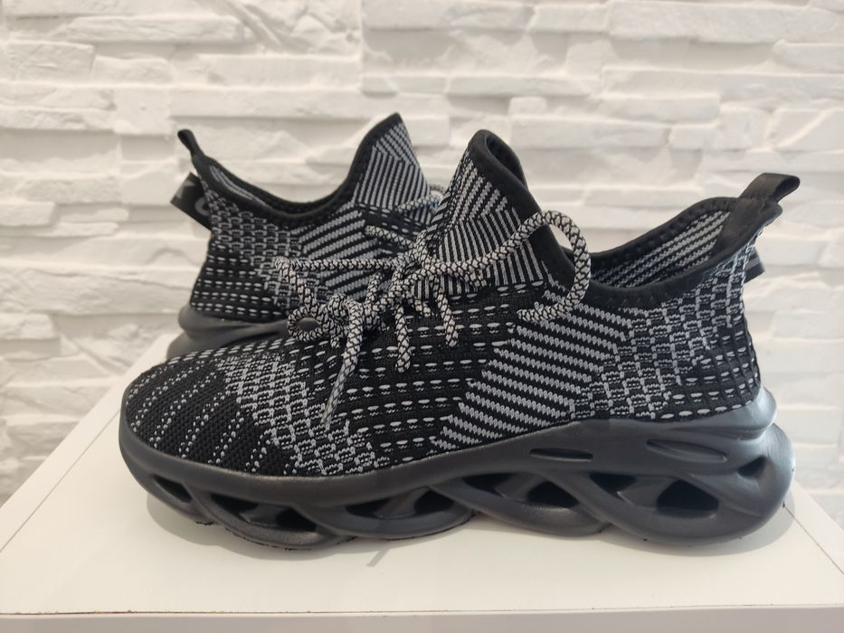 Buty sportowe męskie 39 (25 cm)