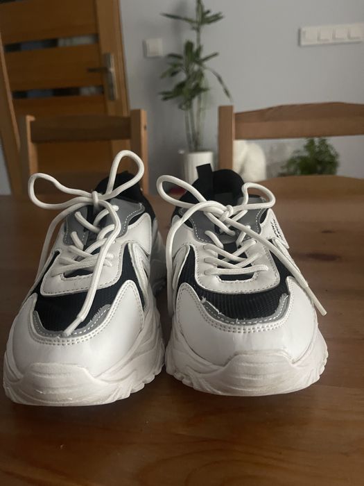 Buty sportowe damskie