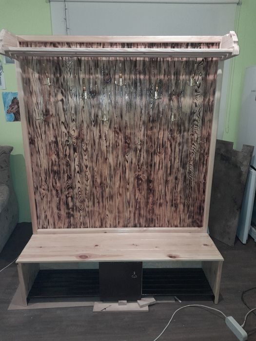 Вешалка в прихожую