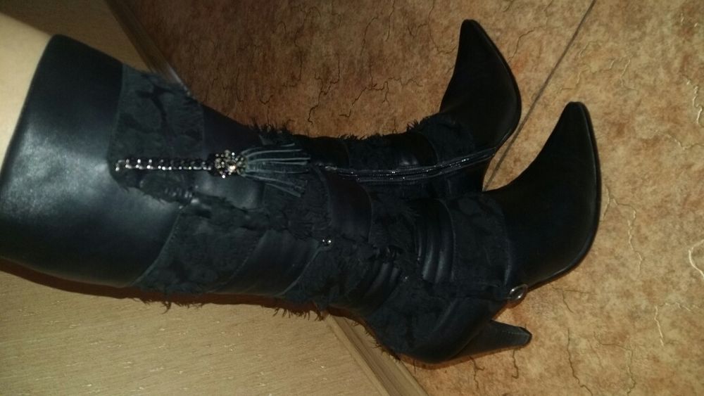 Продам зимние сапоги р.38 Maria Moro