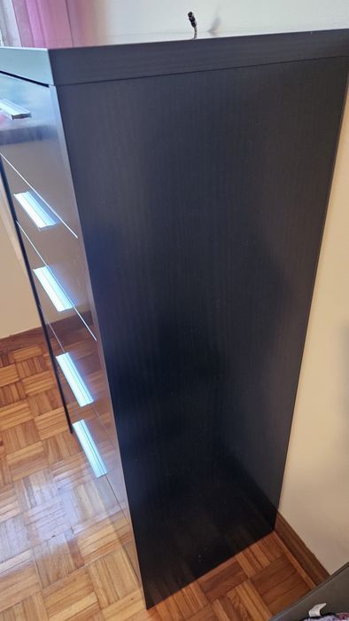 Cómoda Preta com 2 gavetas e 3 gavetões