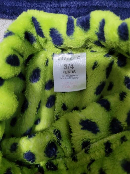 Продам махровий теплий костюм на хлопчика 3-4роки