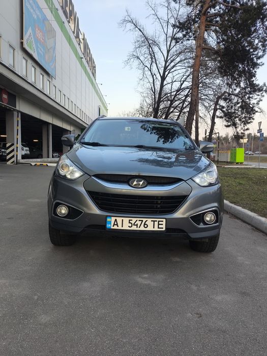 Продам авто Hyundai ix35 2.0дизель повний привід 2013рік