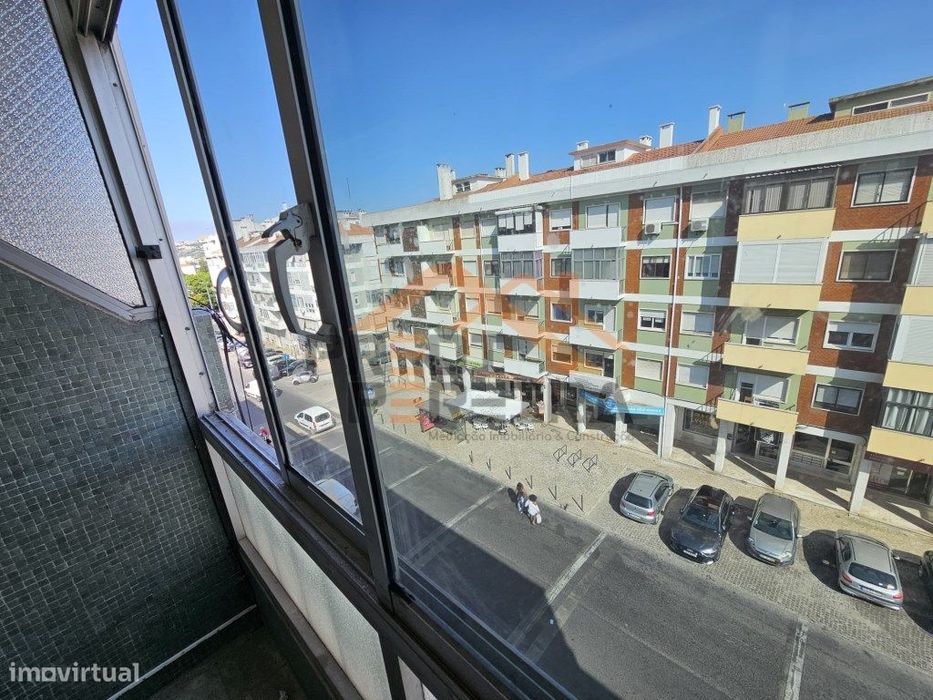 Quartos para Arrendamento - Centro de Odivelas