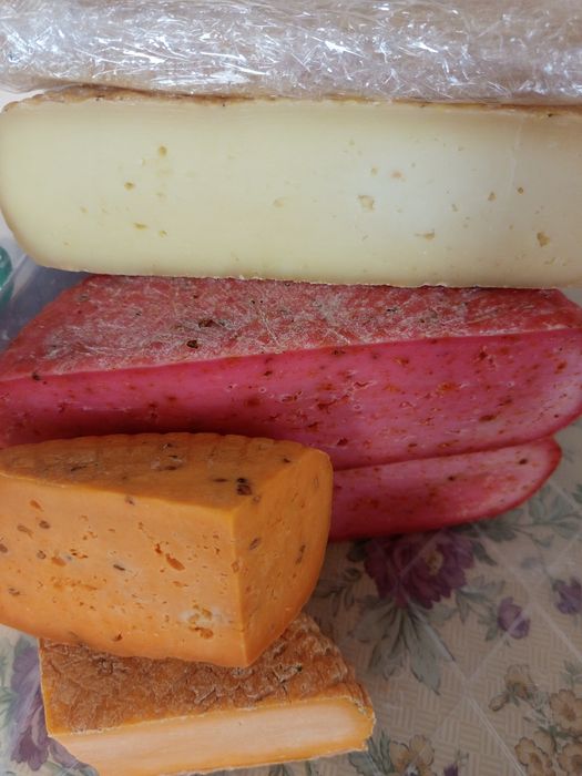 Козиний сир, крафтове сироваріння та інша продукція з козиного молока