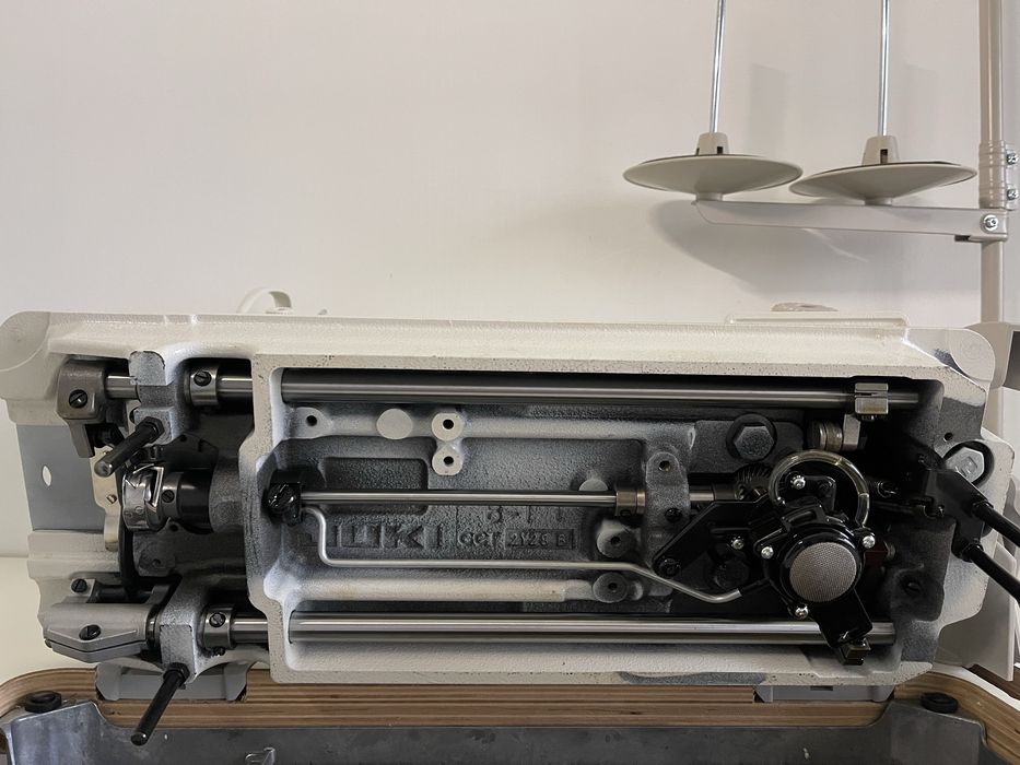 Швейна  прямострочна машина Juki DDL-8100e