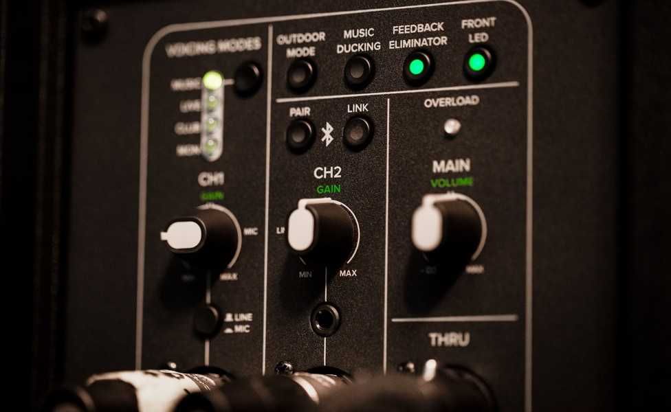 Mackie Thump 215 XT novas com garantia