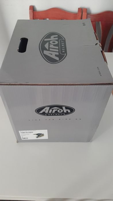 Capacete airoh novo