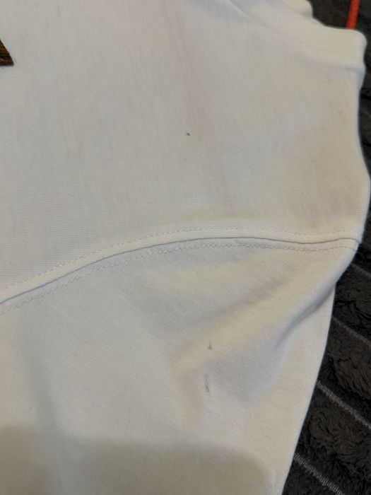 жіноча футболка