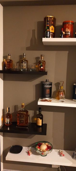 Mobília de Sala lacada em Branco com prateleiras