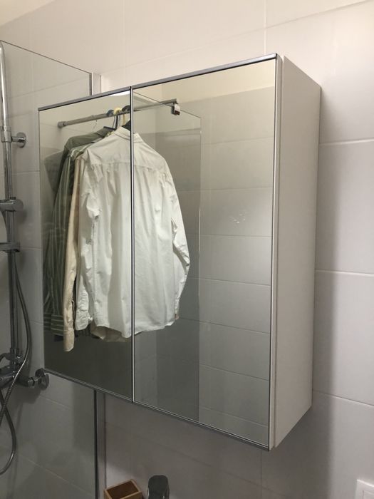 Móvel wc ikea com espelho e prateleira