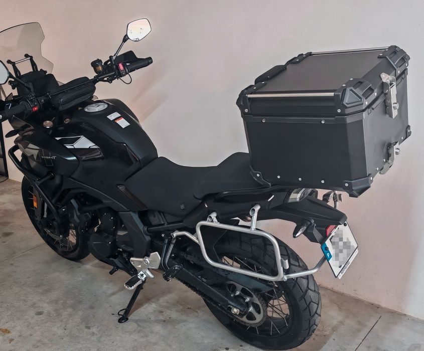 CFMoto 700 MT, apenas 846km, como novo