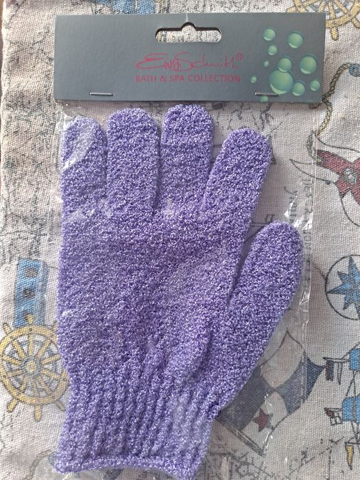 Rękawica do mycia, masażu i peelingu  ciał Ewa Schmitt