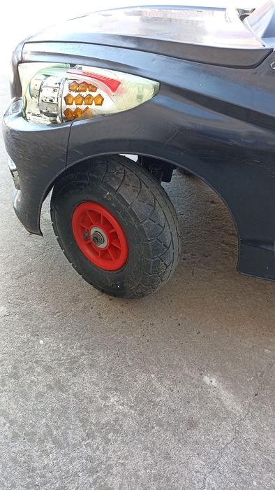 Дитячий автомобіль 2-7 років