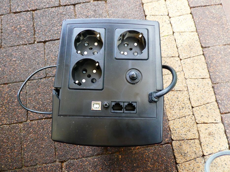 Zasilacz awaryjny UPS1500-T-LI/LCD