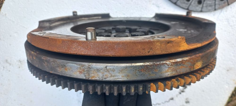 Демпферний маховик сцеплення C0704075 двухмасовий маховик bmw e87 2.0