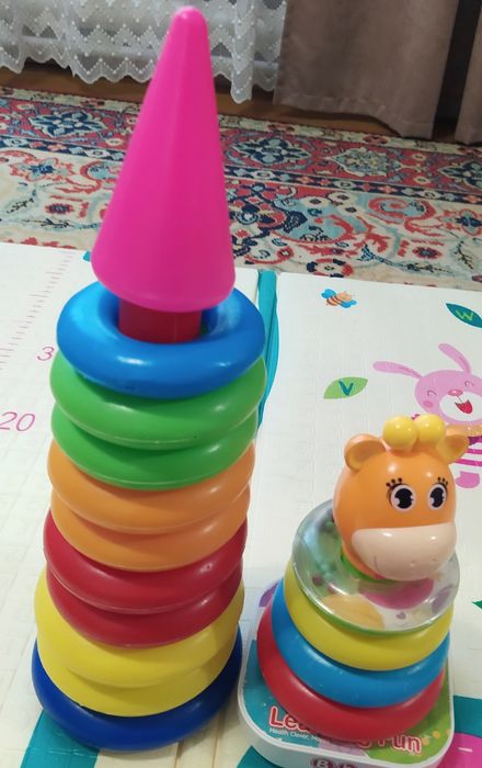 Піраміди :неваляйка baby love та звичайна