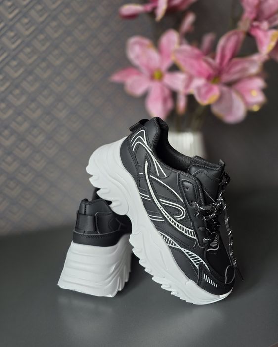 Damskie buty sneakersy czarne na wysokiej podeszwie