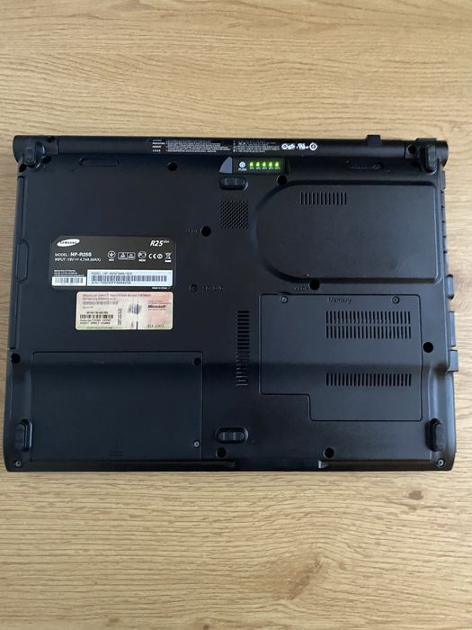 Ноутбук SAMSUNG NP-R25S. Продається на запчастини.