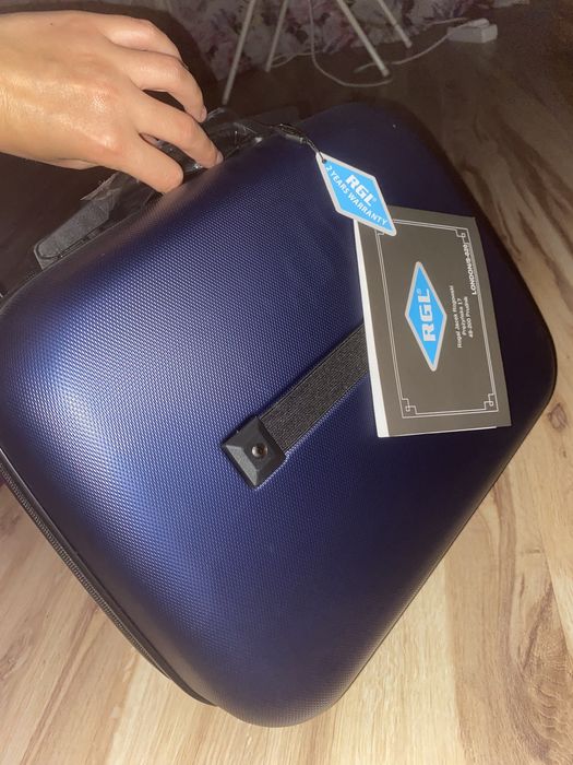 Bagaż podreczny mała walizka