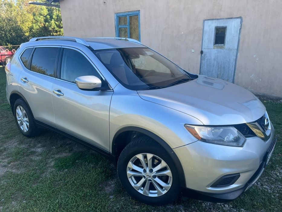 Автомобіль "Nissan Rogue"