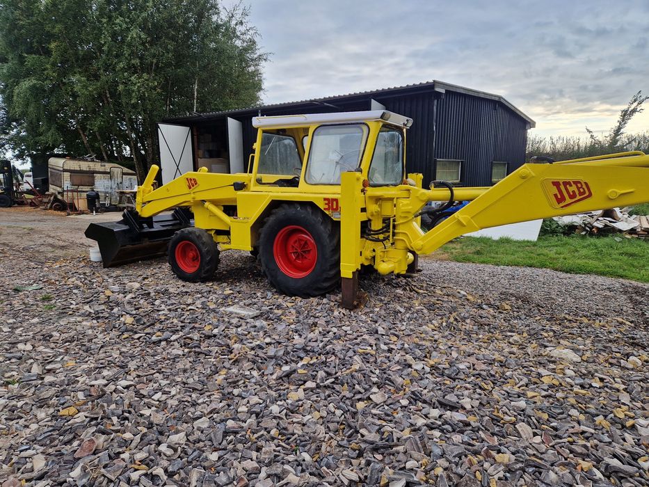 Koparko ładowarka JCB3
