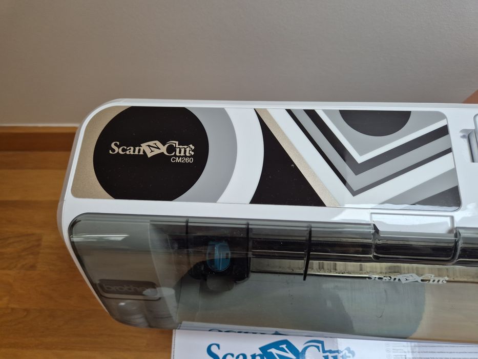 Plotter tnący Brother ScanNCut CM260 – bardzo dobry stan + GRATISY
